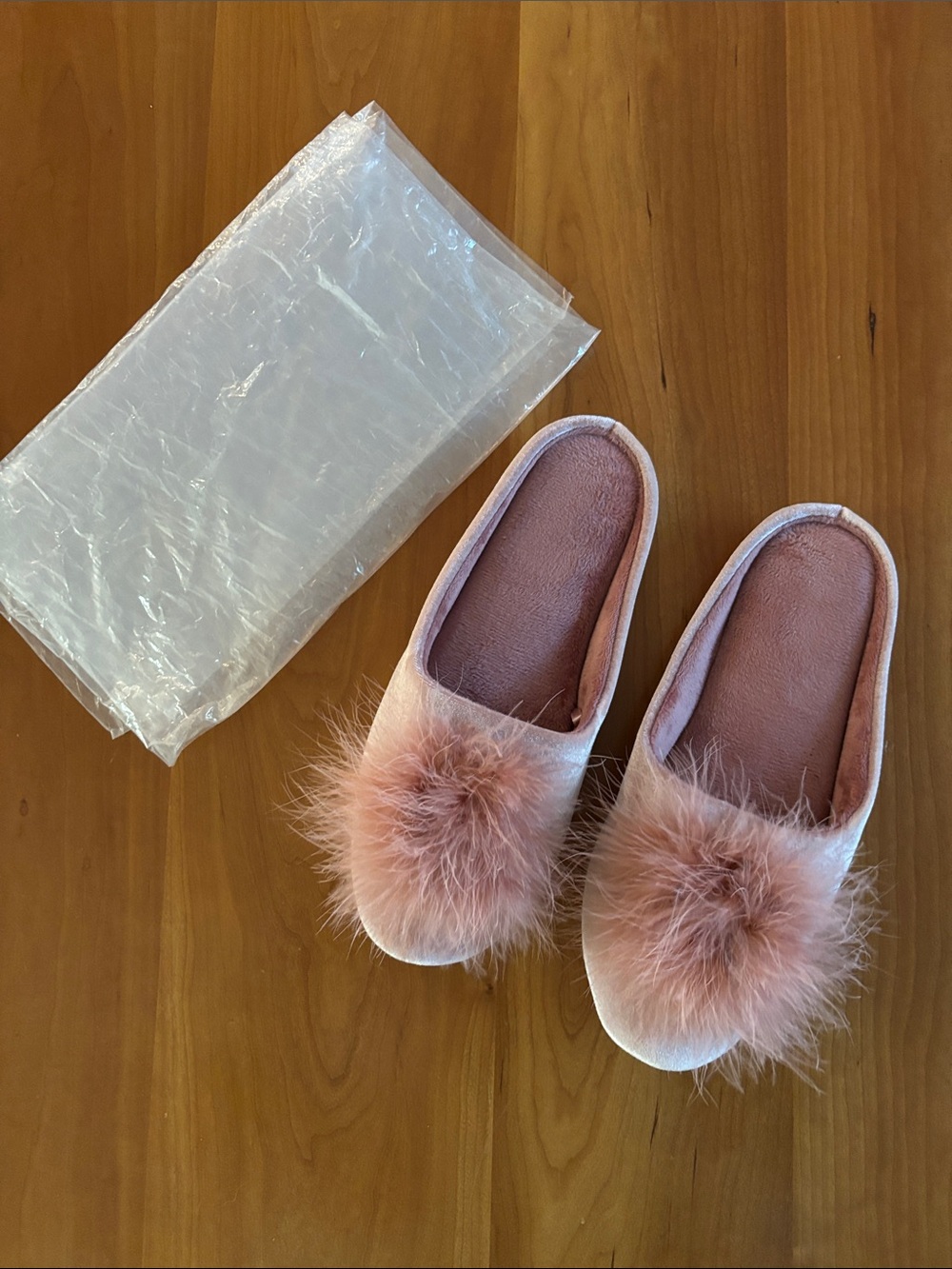 NWOT BCTEX COLL Pink Fuzzy Slippers SIZE 7-8